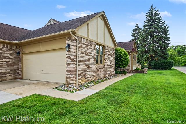 Builiding view twenty five for 15640 Orchard Ridge, Clinton Township, MI. 48038