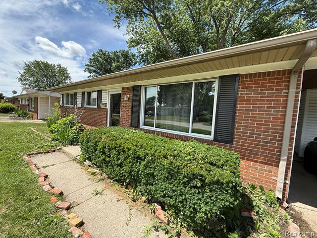 Builiding view eleven for 43105 Penny, Sterling Heights, MI. 48314