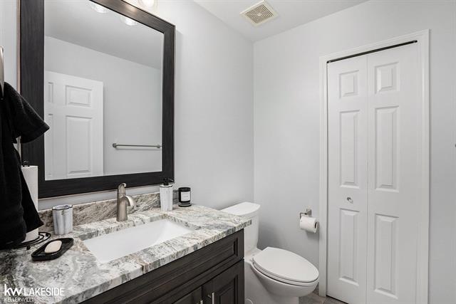 Builiding view fifteen for 2679 Larch, Sterling Heights, MI. 48314