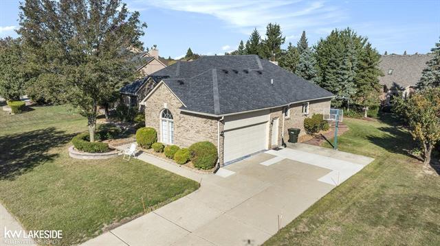 Builiding view twenty nine for 2679 Larch, Sterling Heights, MI. 48314