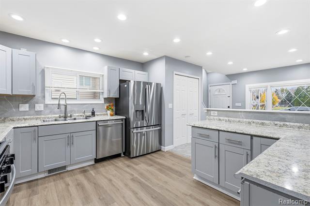 Builiding view eight for 8065 Ogden, Sterling Heights, MI. 48314