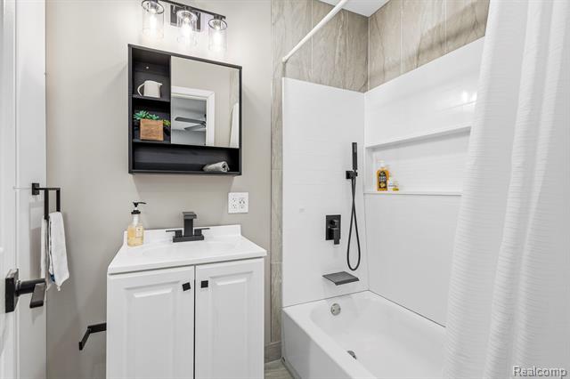 Builiding view eighteen for 8065 Ogden, Sterling Heights, MI. 48314