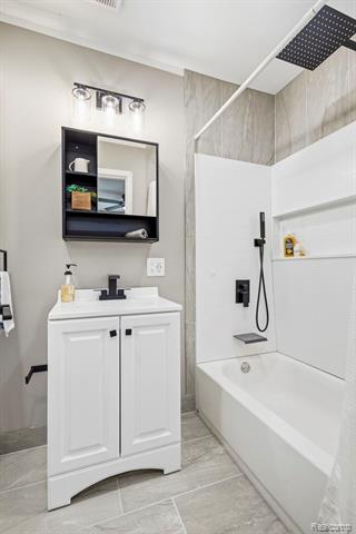 Builiding view nineteen for 8065 Ogden, Sterling Heights, MI. 48314