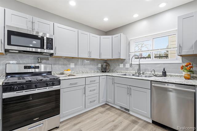 Builiding view ten for 8065 Ogden, Sterling Heights, MI. 48314