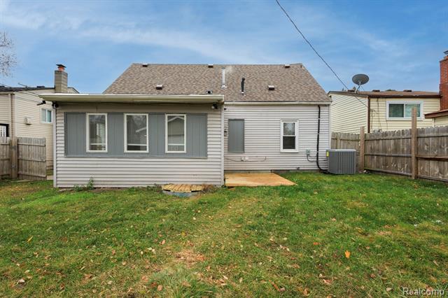 Builiding view twenty eight for 8065 Ogden, Sterling Heights, MI. 48314