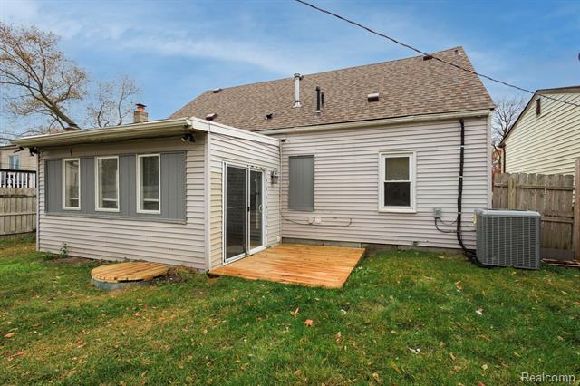 Builiding view twenty nine for 8065 Ogden, Sterling Heights, MI. 48314