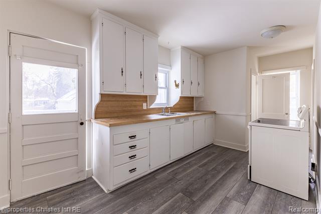 Builiding view fifteen for 8056 Dawn, Sterling Heights, MI. 48314