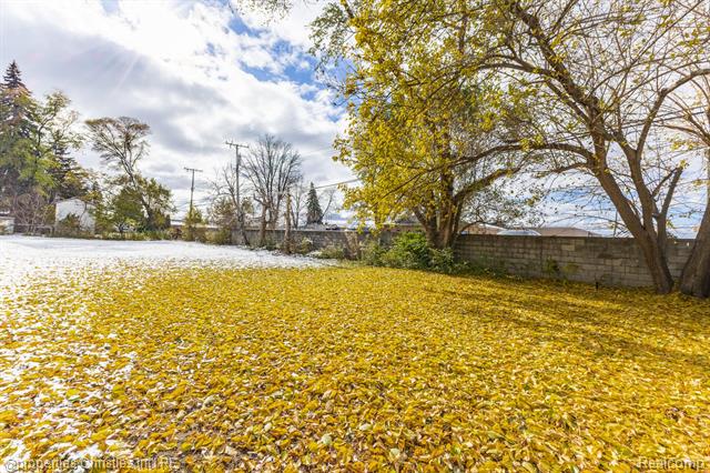 Builiding view forty five for 8056 Dawn, Sterling Heights, MI. 48314