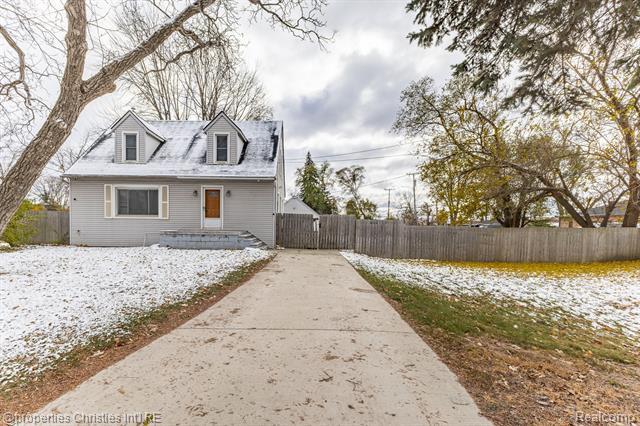 Builiding view four for 8056 Dawn, Sterling Heights, MI. 48314