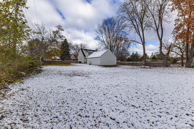 Builiding view thirty nine for 8056 Dawn, Sterling Heights, MI. 48314