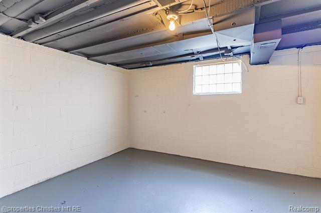 Builiding view thirty two for 8056 Dawn, Sterling Heights, MI. 48314