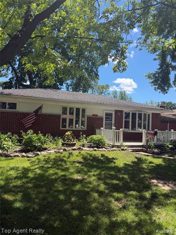 front view for 8774 Shannon Dr, Sterling Heights, Mi. 48314