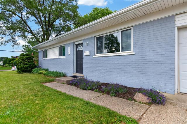 Builiding view eight for 43924 Donley, Sterling Heights, MI. 48314