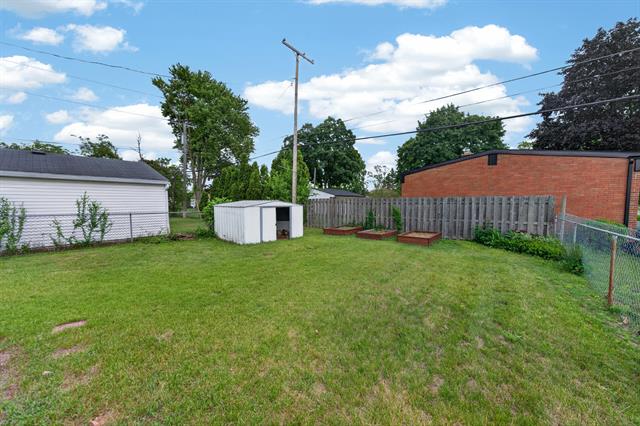 Builiding view five for 43924 Donley, Sterling Heights, MI. 48314