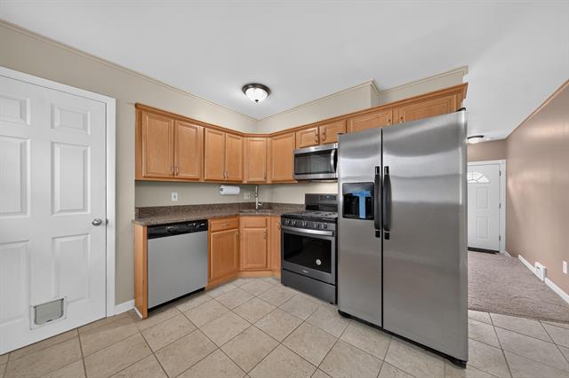 Builiding view fourteen for 43924 Donley, Sterling Heights, MI. 48314