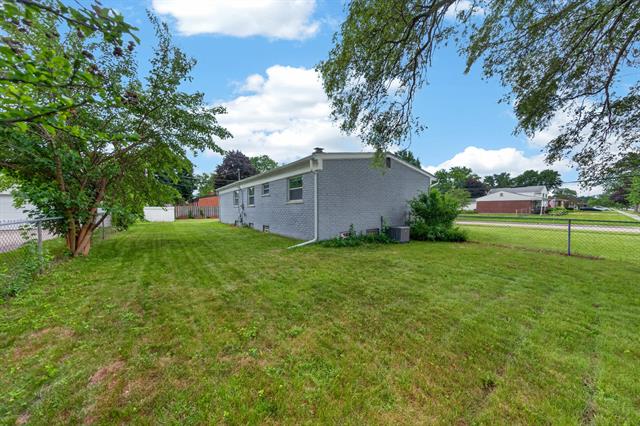 Builiding view seven for 43924 Donley, Sterling Heights, MI. 48314