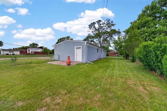 Builiding view six for 43924 Donley, Sterling Heights, MI. 48314