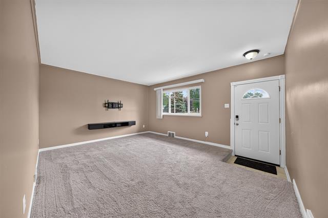 Builiding view ten for 43924 Donley, Sterling Heights, MI. 48314