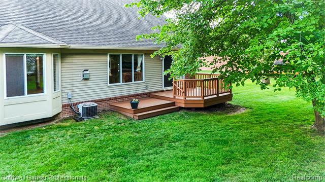 Builiding view forty one for 5711 Ortman, Sterling Heights, MI. 48314