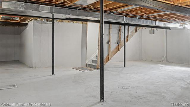 Builiding view thirty five for 5711 Ortman, Sterling Heights, MI. 48314