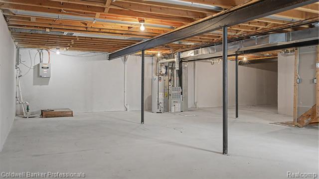 Builiding view thirty four for 5711 Ortman, Sterling Heights, MI. 48314