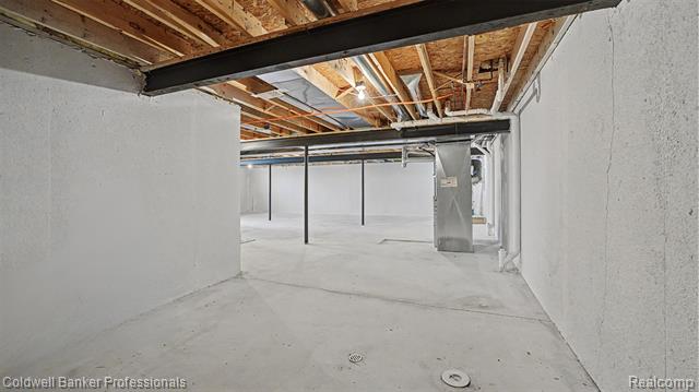 Builiding view thirty three for 5711 Ortman, Sterling Heights, MI. 48314
