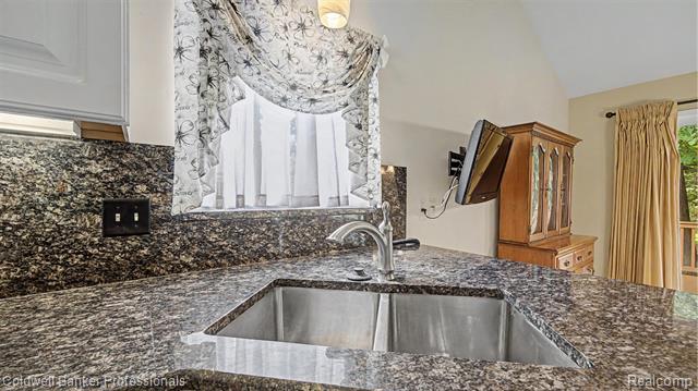 Builiding view twenty two for 5711 Ortman, Sterling Heights, MI. 48314