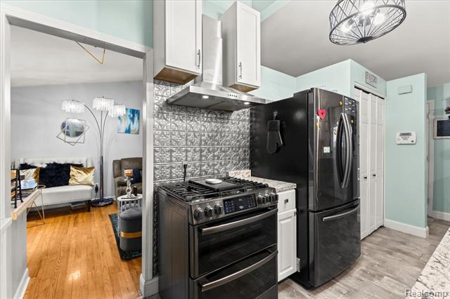 Builiding view eight for 11309 Erdmann, Sterling Heights, MI. 48314