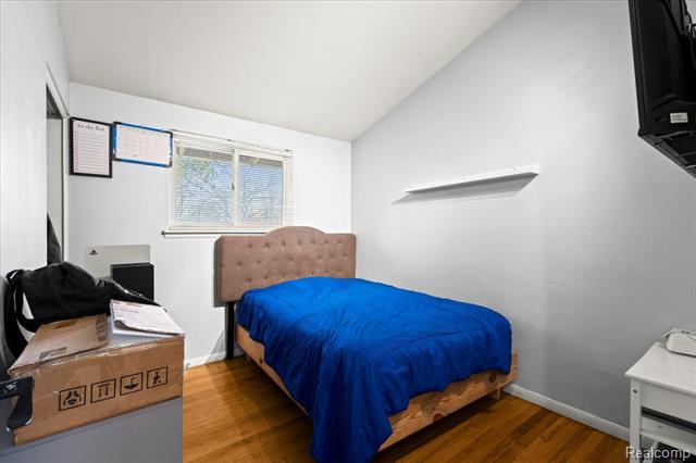 Builiding view fifteen for 11309 Erdmann, Sterling Heights, MI. 48314