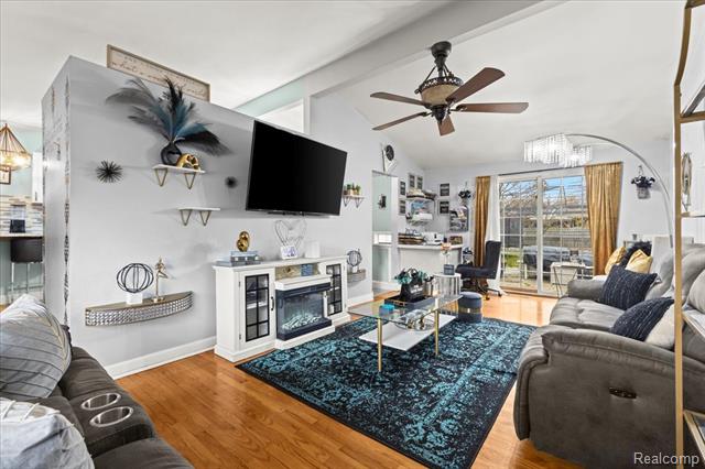 Builiding view five for 11309 Erdmann, Sterling Heights, MI. 48314