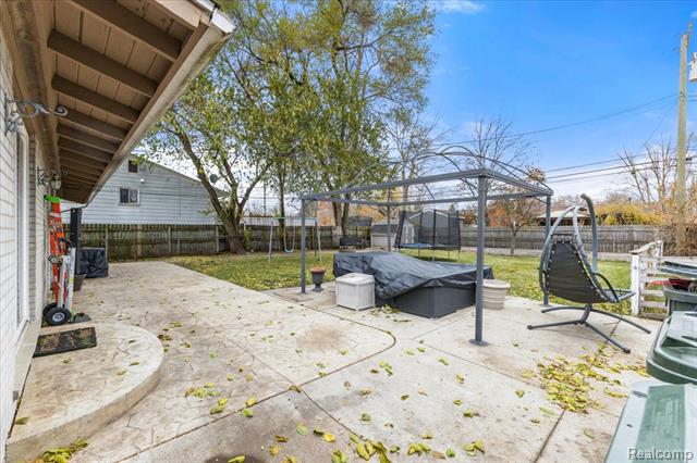 Builiding view thirty for 11309 Erdmann, Sterling Heights, MI. 48314