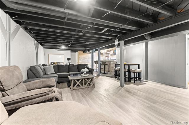 Builiding view twenty four for 11309 Erdmann, Sterling Heights, MI. 48314