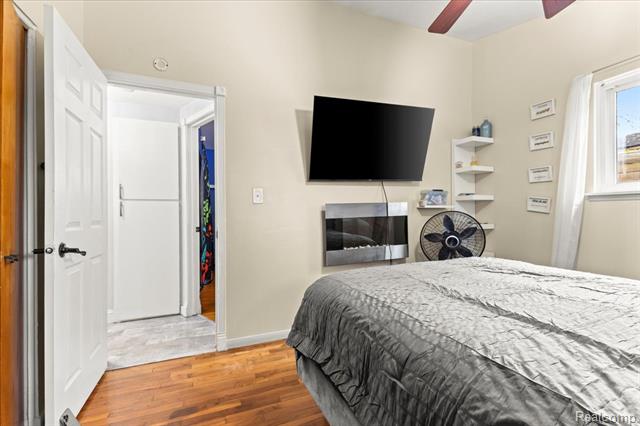 Builiding view twenty one for 11309 Erdmann, Sterling Heights, MI. 48314