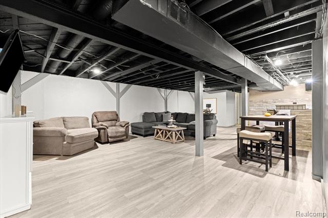 Builiding view twenty three for 11309 Erdmann, Sterling Heights, MI. 48314