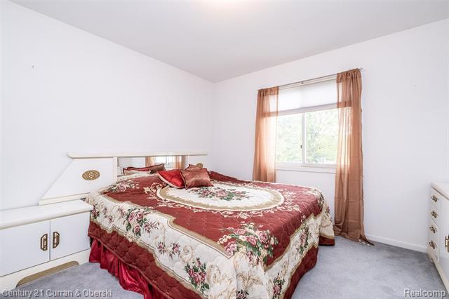 Builiding view forty eight for 3021 Chinaberry Cour, Sterling Heights, MI. 48314