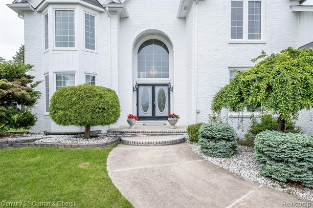 Builiding view four for 3021 Chinaberry Cour, Sterling Heights, MI. 48314