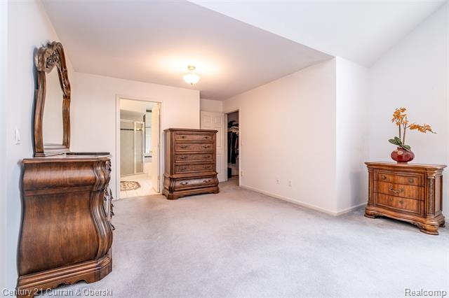 Builiding view thirty nine for 3021 Chinaberry Cour, Sterling Heights, MI. 48314