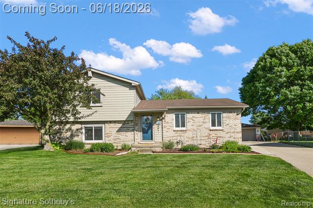Builiding view forty eight for 17858 Loranger, Clinton Township, MI. 48038