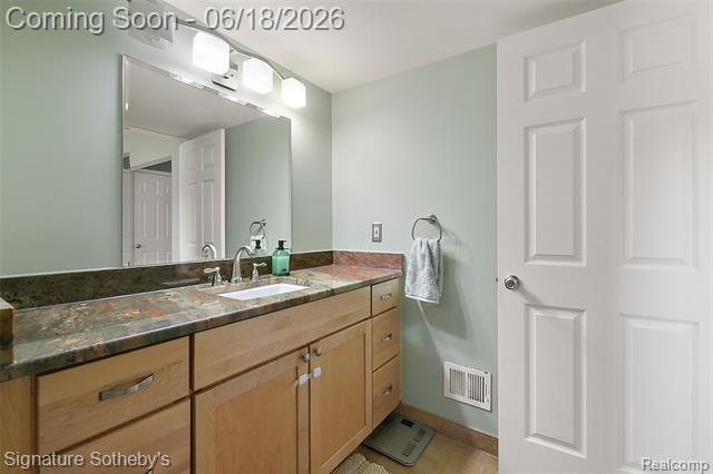 Builiding view sixteen for 17858 Loranger, Clinton Township, MI. 48038