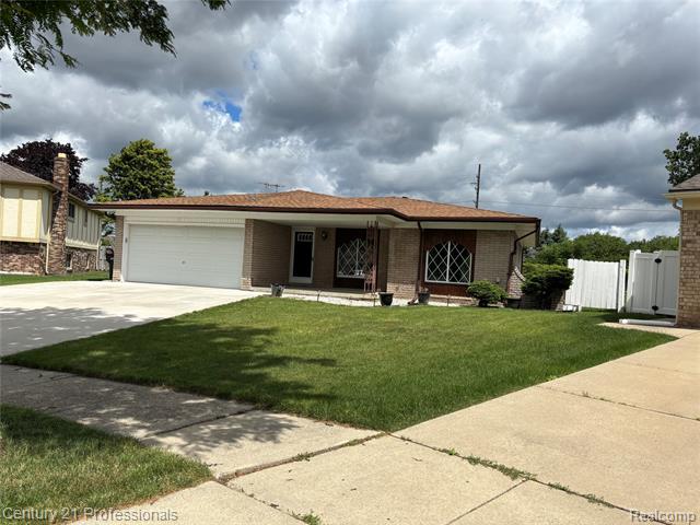 Builiding view two for 38986 Cottonwood Cou, Sterling Heights, MI. 48310