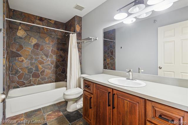 Builiding view eight for 14151 Lakeside, Utica, MI. 48315