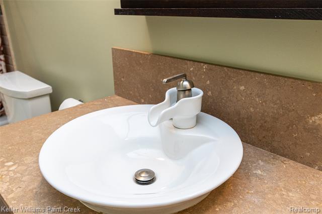 Builiding view fifty two for 44205 Felstone, Sterling Heights, MI. 48313