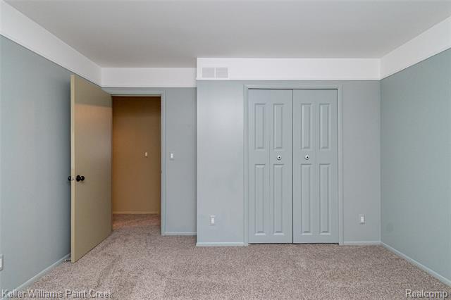 Builiding view fifty for 44205 Felstone, Sterling Heights, MI. 48313