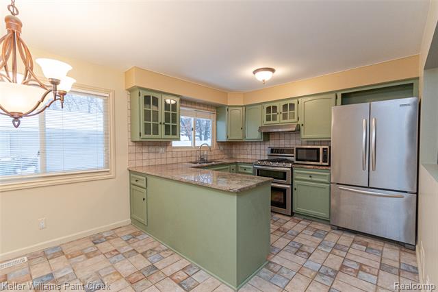 Builiding view seven for 44205 Felstone, Sterling Heights, MI. 48313