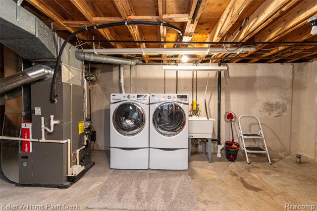 Builiding view sixty one for 44205 Felstone, Sterling Heights, MI. 48313