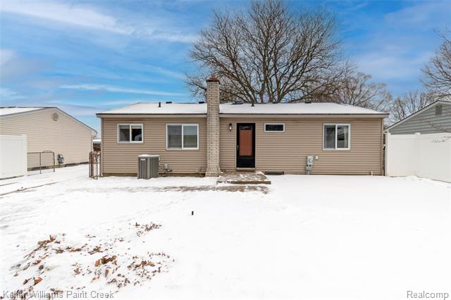 Builiding view thirty one for 44205 Felstone, Sterling Heights, MI. 48313