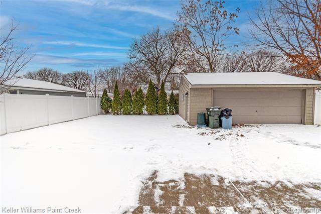 Builiding view thirty for 44205 Felstone, Sterling Heights, MI. 48313