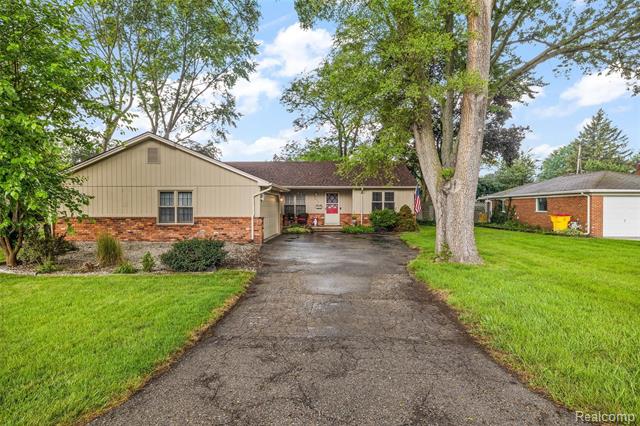 front view for 45215 Custer Ave, Utica, Mi. 48317