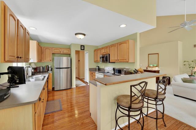 Builiding view eighteen for 4288 Gardenia, Sterling Heights, MI. 48314