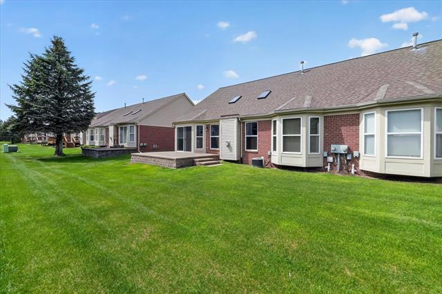 Builiding view forty three for 4288 Gardenia, Sterling Heights, MI. 48314